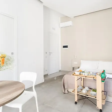 Couette-café Lux Caracciolo 4*
