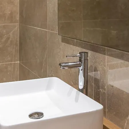 Lux Caracciolo 4* Naples