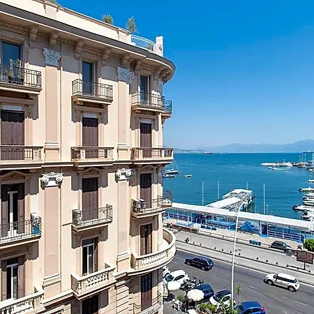 Lux Caracciolo 4*