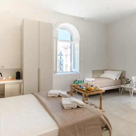 Lux Caracciolo Panzió Nápoly