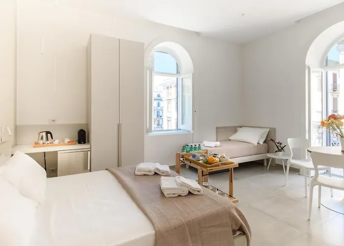 Lux Caracciolo Oda ve Kahvaltı Napoli