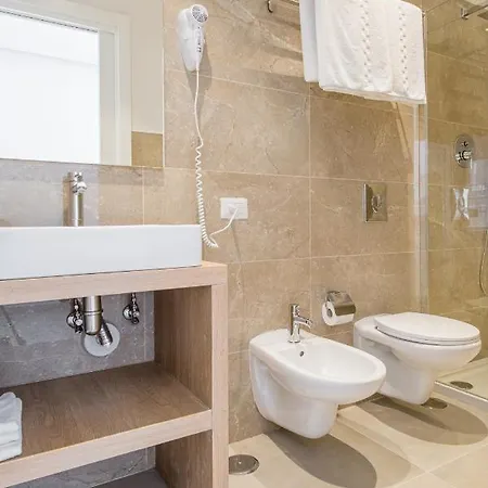 Alojamento de Acomodação e Pequeno-almoço Lux Caracciolo Nápoles